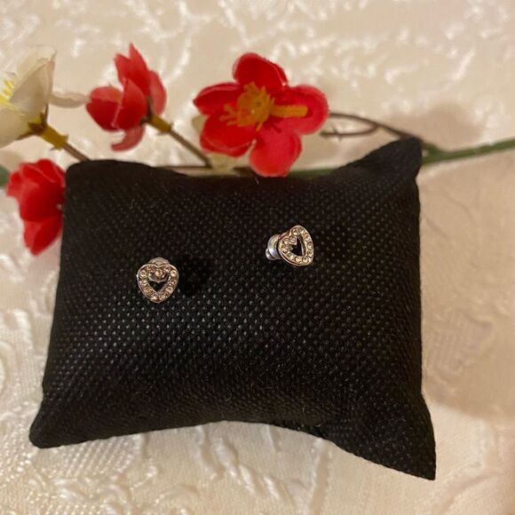 🎀 Swarovski Attract Stud Pierced  heart ❤️ Shape fashion Earrings - Picture 8 of 12